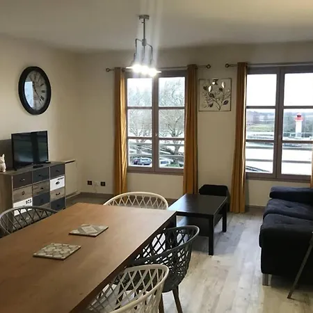 Vue Sur Le Pont Apartment *