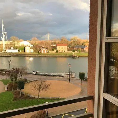Vue Sur Le Pont Apartment *