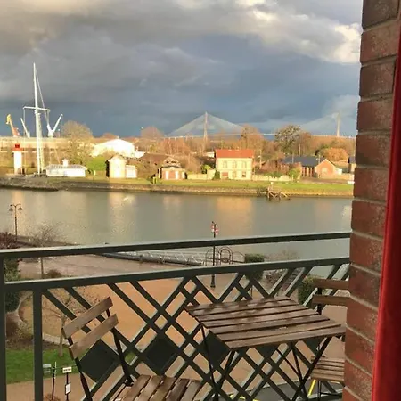 Vue Sur Le Pont Apartment *